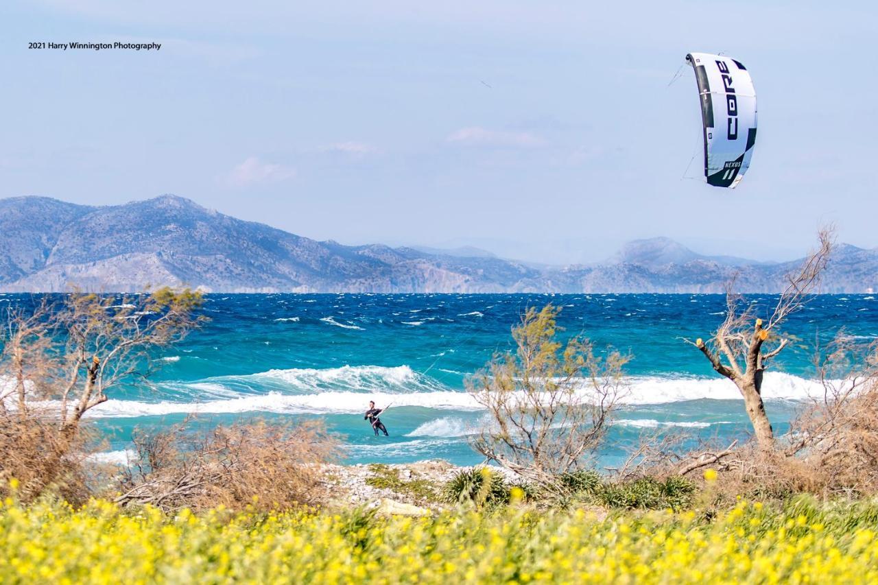 Nikos Ikies Hotel เธโอโลกอส ภายนอก รูปภาพ