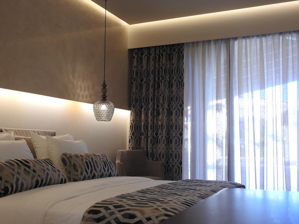 Nikos Ikies Hotel เธโอโลกอส ภายนอก รูปภาพ