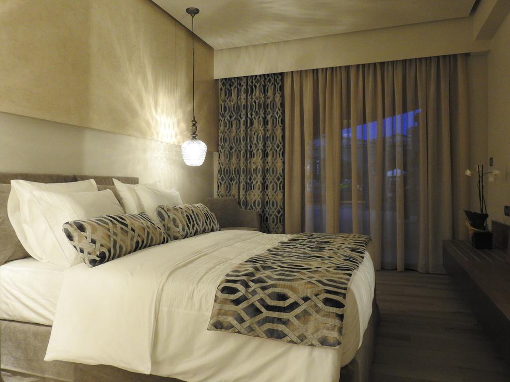 Nikos Ikies Hotel เธโอโลกอส ภายนอก รูปภาพ