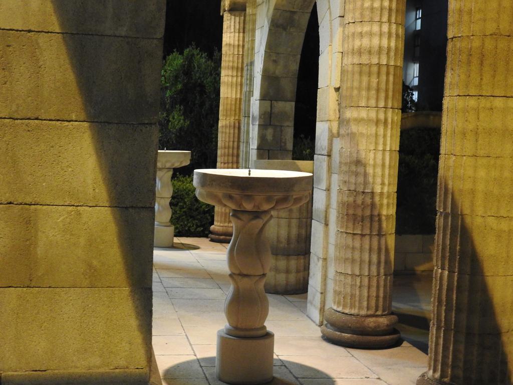 Nikos Ikies Hotel เธโอโลกอส ภายนอก รูปภาพ