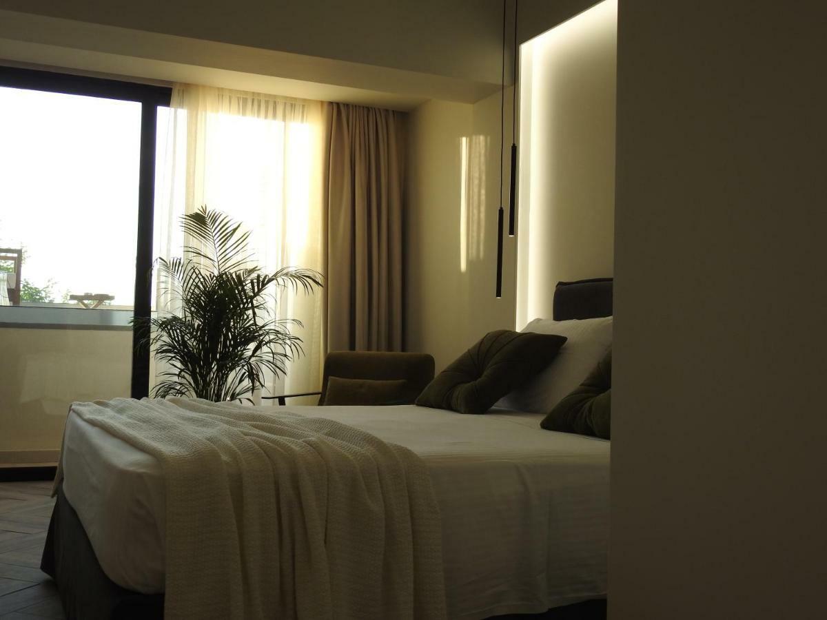 Nikos Ikies Hotel เธโอโลกอส ภายนอก รูปภาพ
