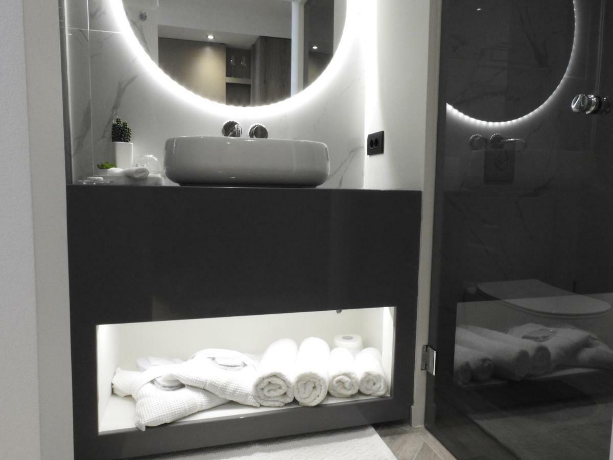 Nikos Ikies Hotel เธโอโลกอส ภายนอก รูปภาพ