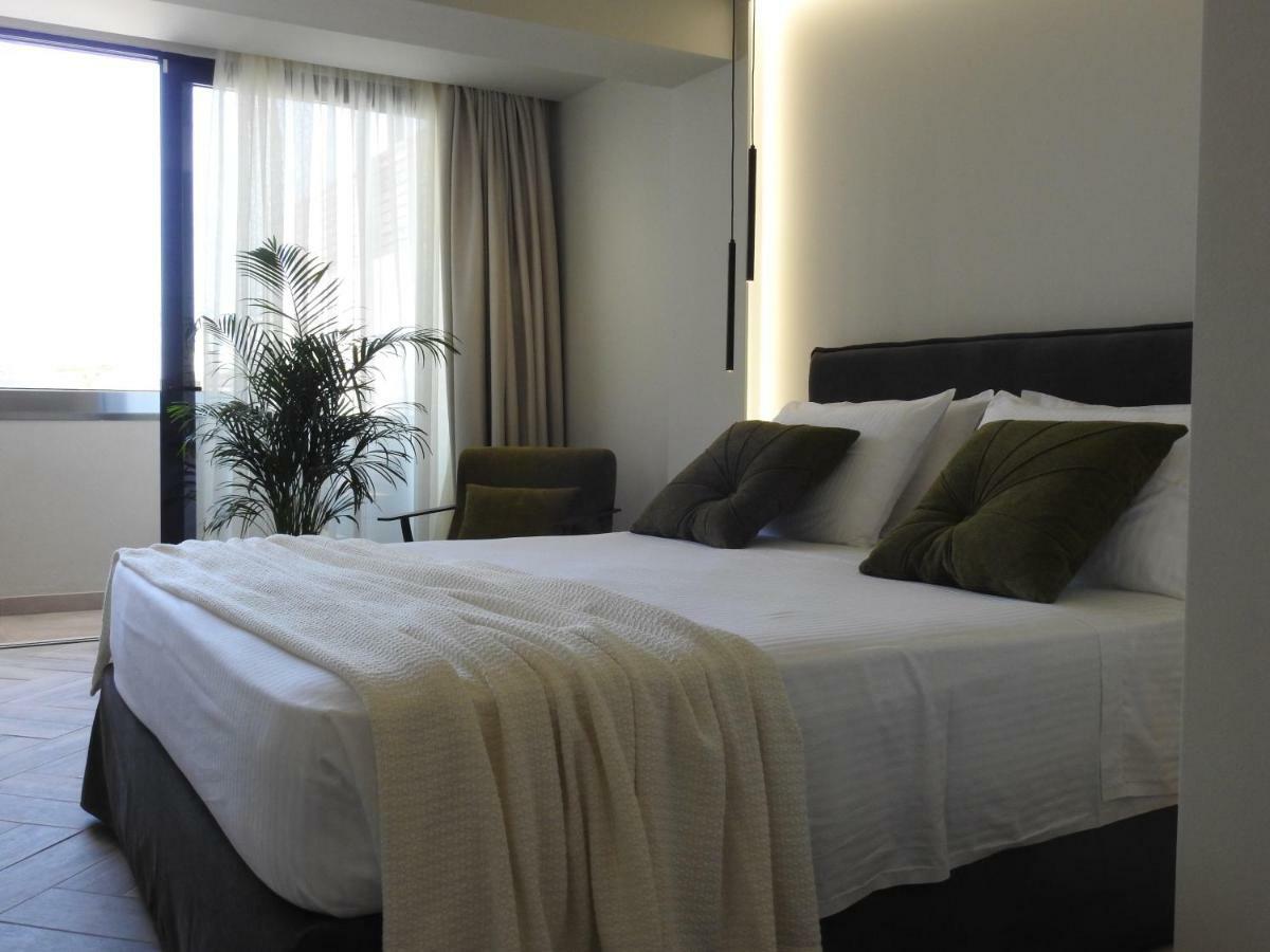 Nikos Ikies Hotel เธโอโลกอส ภายนอก รูปภาพ