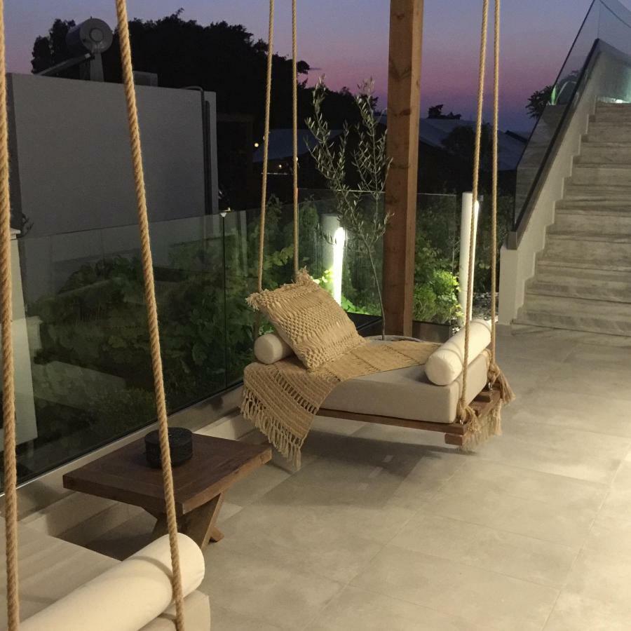 Nikos Ikies Hotel เธโอโลกอส ภายนอก รูปภาพ